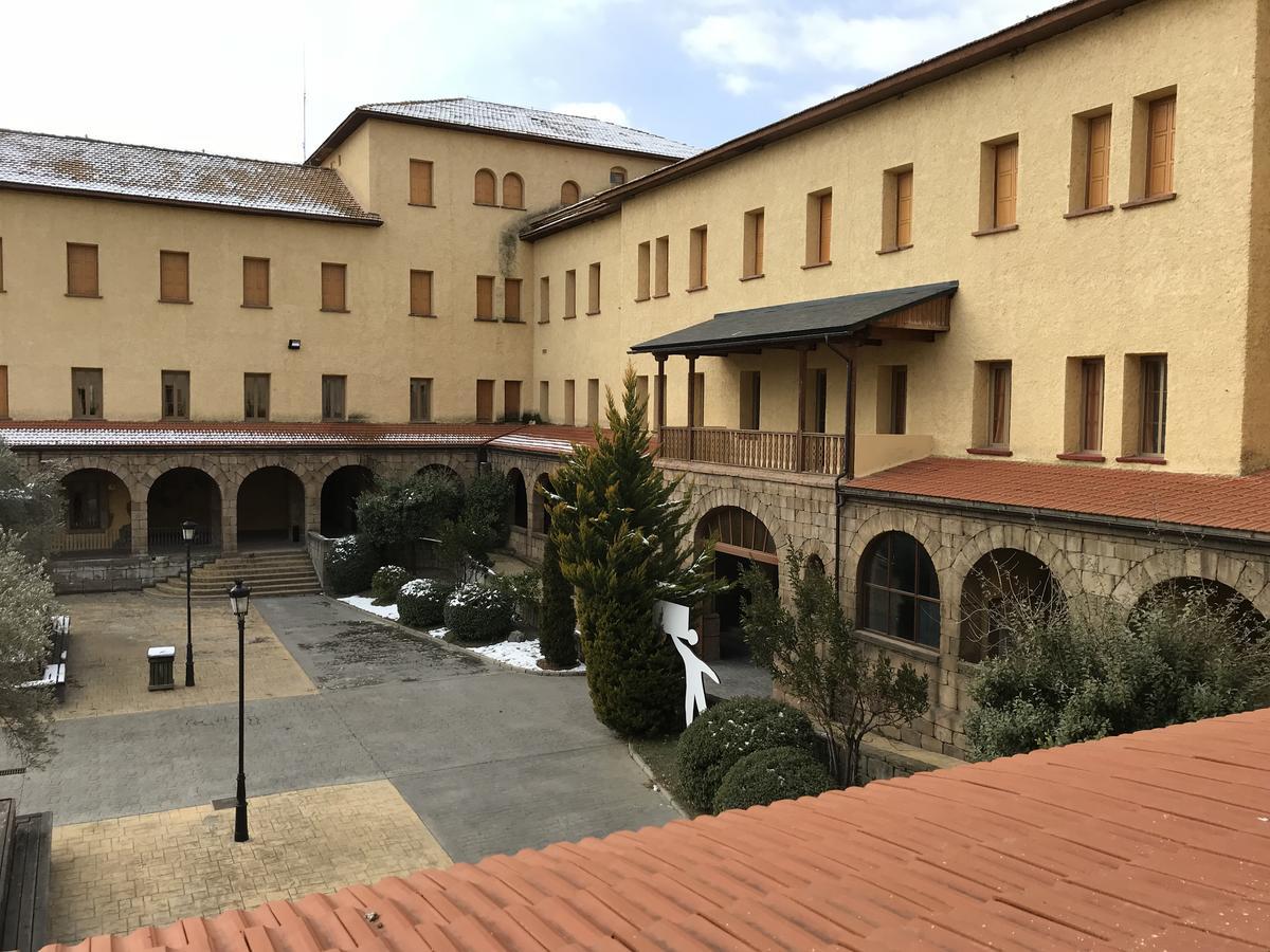 Albergue Pirenarium Sabiñánigo Buitenkant foto