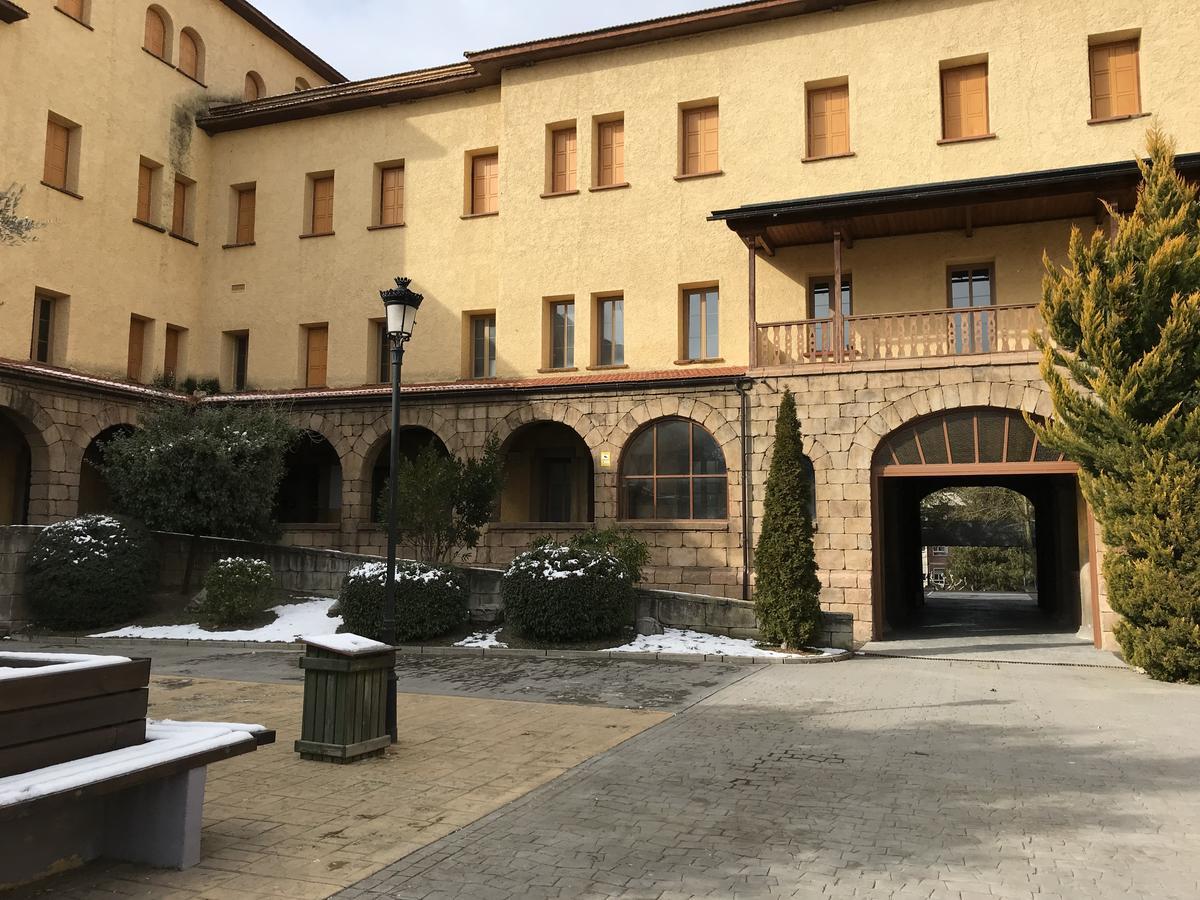 Albergue Pirenarium Sabiñánigo Buitenkant foto